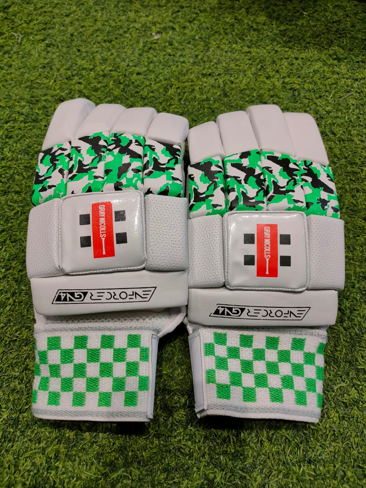 GRAY-NICOLLS GN4 ENFORCER BATTING GLOVES