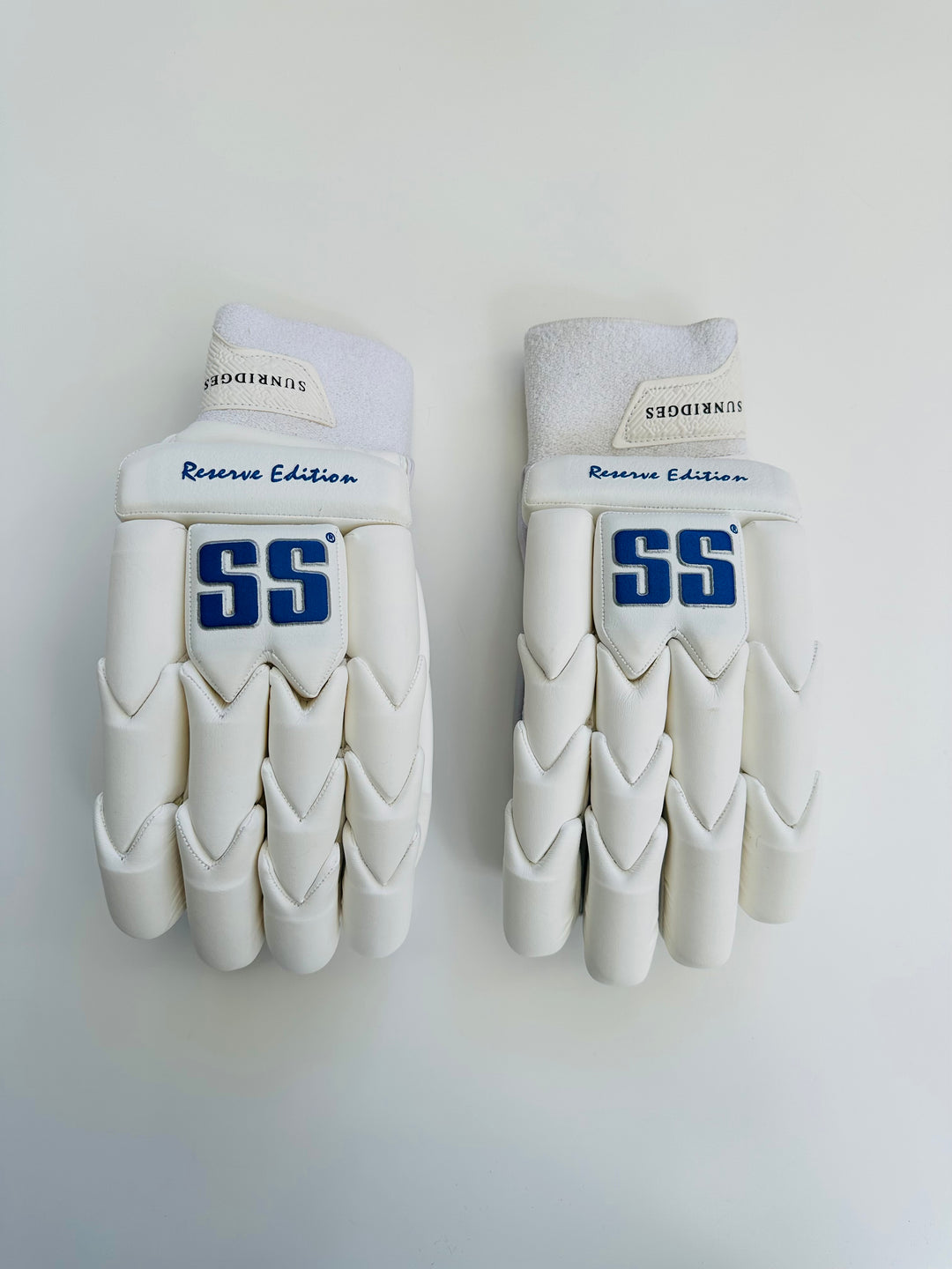 SS Reserve Edition Cricket Batting Gloves Mens Size