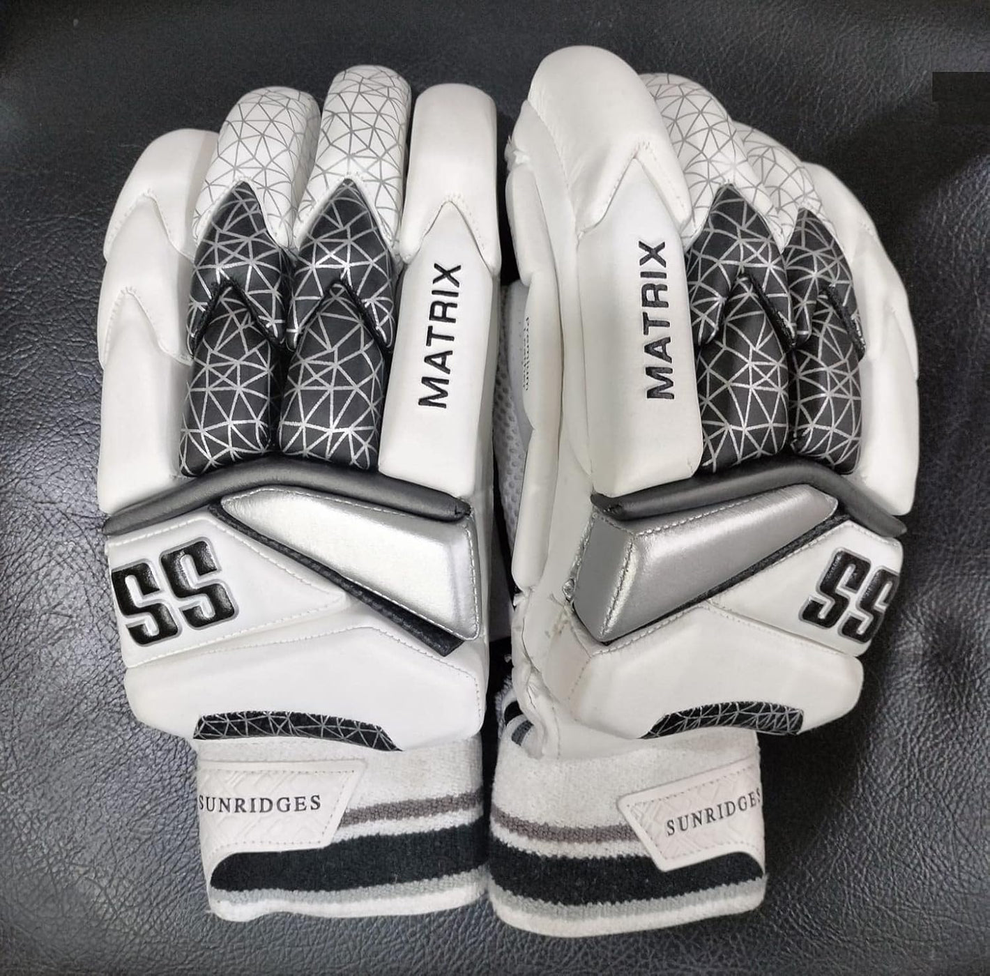 SS Matrix Cricket Batting Gloves